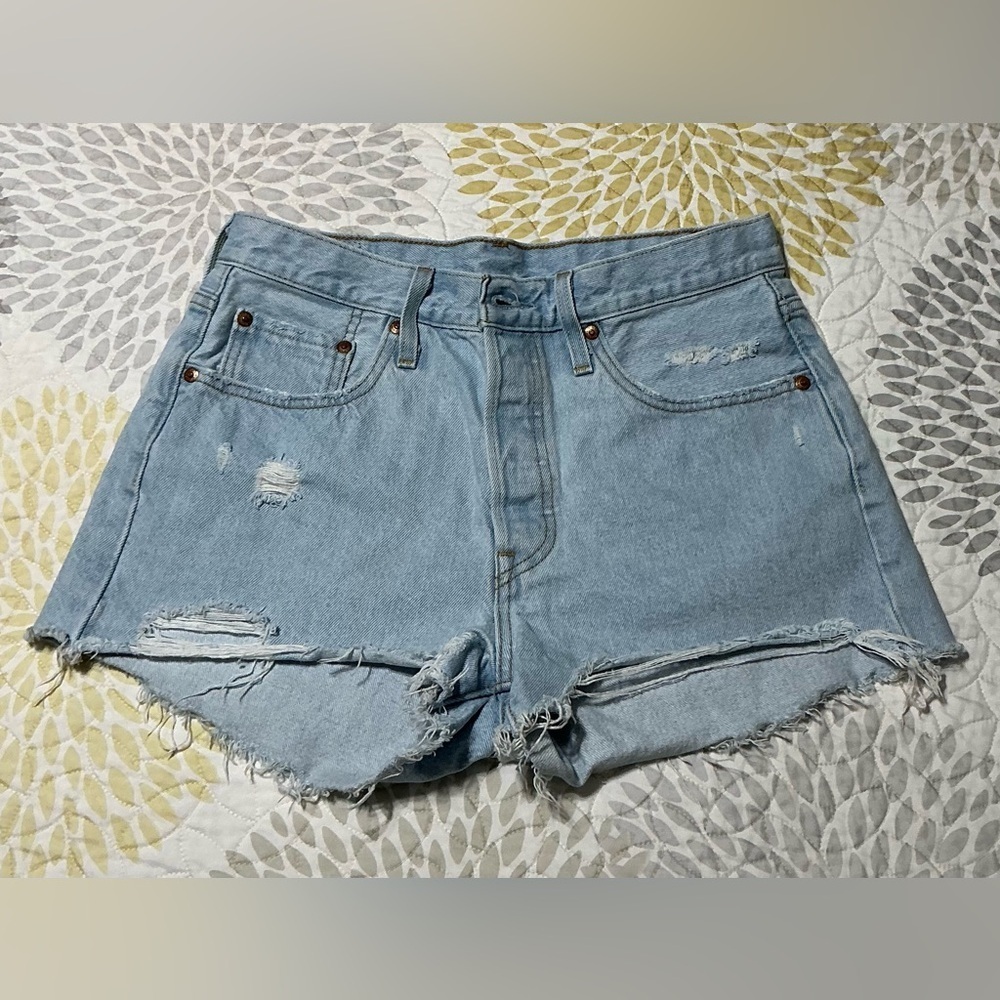 LEVIS PREMIUM 501 Light Blue Distressed Jean Shorts Size 28